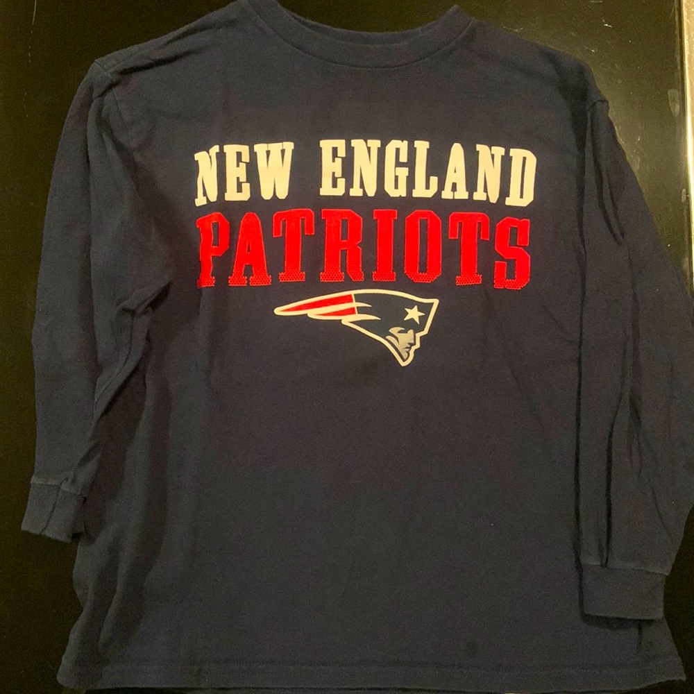 YOUTH (6) NFL New England Patriots Long Sleeve Shirt
